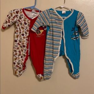 2 Baby Pajamas & size 3-6 months